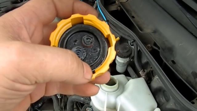 Если выгоняет антифриз в расширительный бачок способ устранения проблемы смотреть онлайн