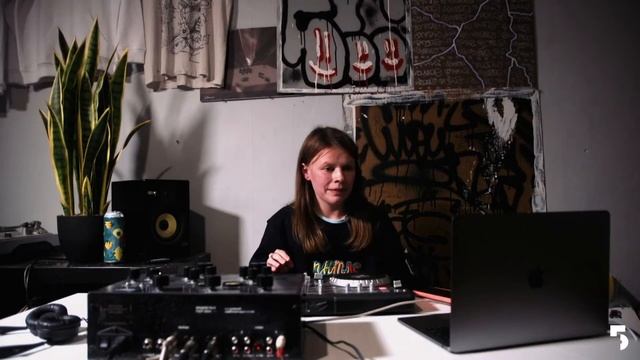 5 букв радио - Sonya @ Home 06oct2022 смотреть онлайн
