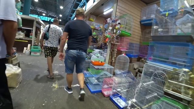 Не смогли пройти мимо...Московский рынок смотреть онлайн