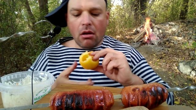 МУКБАНГ ШПИКАЧКИ НА УГЛЯХ | ОБЖОР шпикачки смотреть онлайн