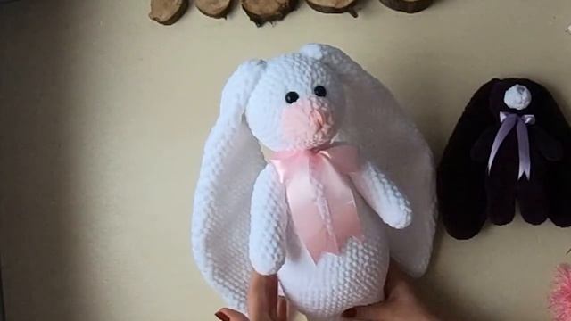 Плюшевый зайка крючком, большой зайка из плюша. смотреть онлайн