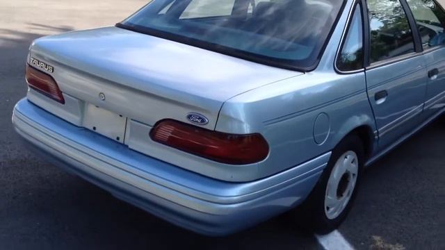 1993 Ford Taurus GL смотреть онлайн