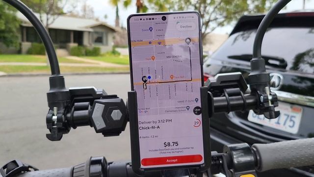 Delivering Doordash and Uber Eats on a electric scooter - How much did I make ?? смотреть онлайн