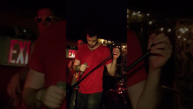 Comfortably Numb (Blue Chip Village - Lit Lounge, 11/4/11) смотреть онлайн