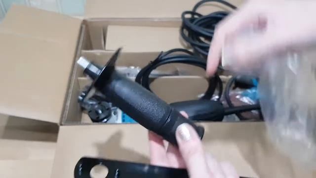 Распаковка - Профессиональный перфоратор Makita HR2470 + GA5030 / DK0120 смотреть онлайн