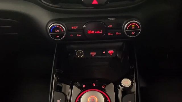 Acorn Kia - Kia Soul 64kWh First Edition Auto - 12490 смотреть онлайн