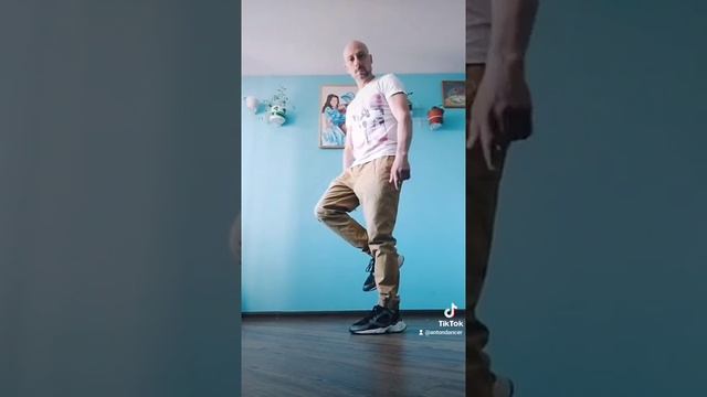 СИМПА ТАНЕЦ , РАЗБОР ДВИЖЕНИЙ ТАНЦА ШАФЛ ДЛЯ НОВИЧКОВ. ОБУЧЕНИЕ ТАНЦАМ ИЗ ТИК ТОК ТРЕНДОВ.