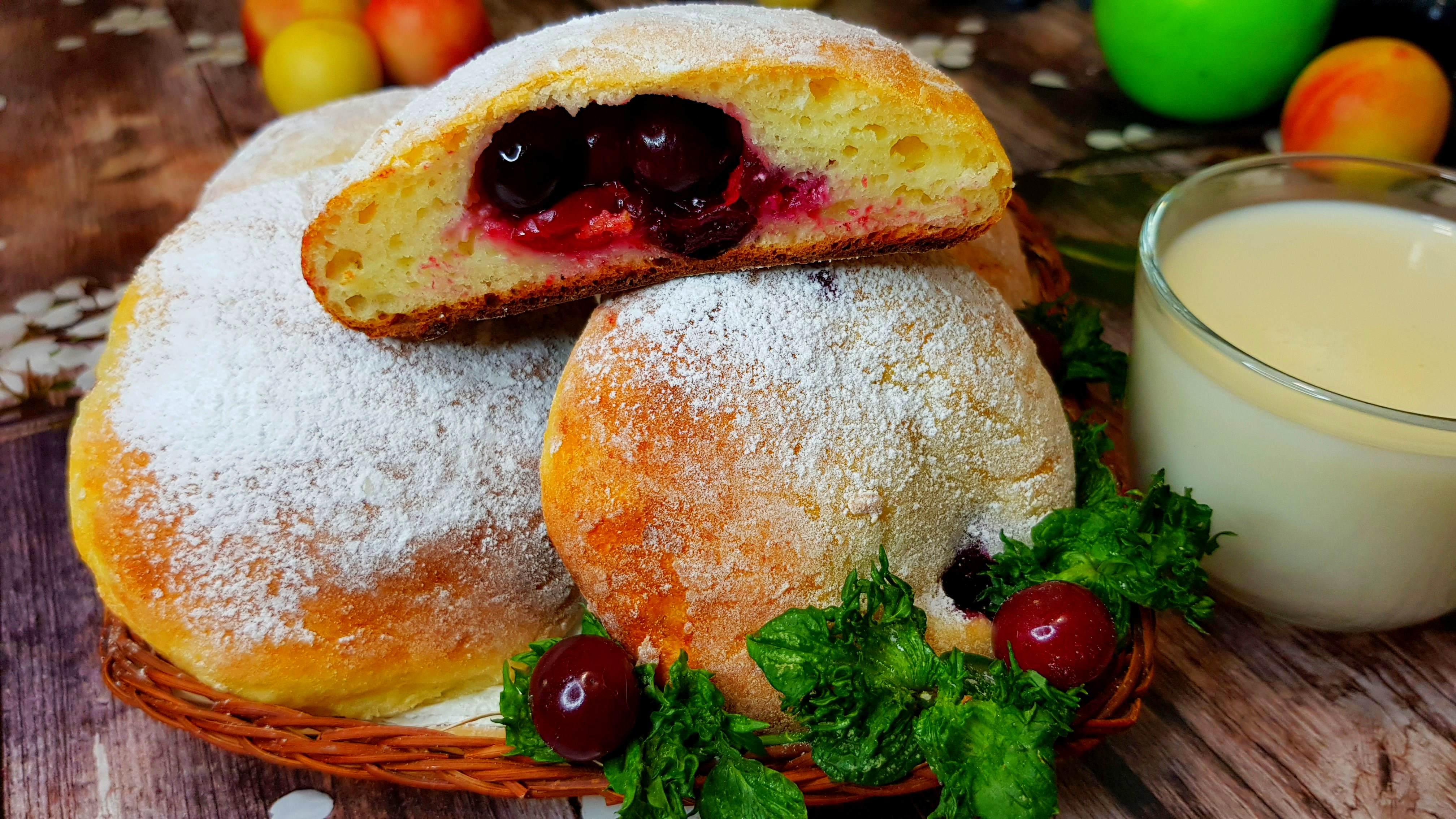 ТВОРОЖНЫЕ БУЛОЧКИ С ВИШНЕЙ – невероятно нежные и вкусные для идеального завтрака и не только! смотреть онлайн