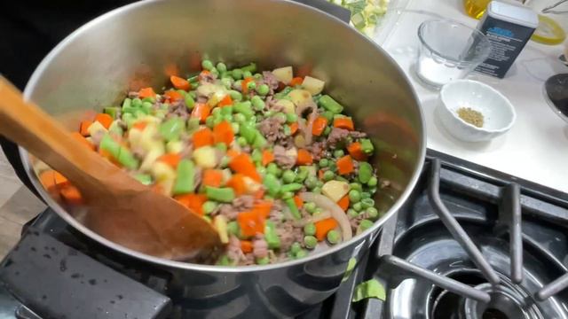 Sopa con ocho vegetales. ( Delicias de Maria ) 6-16-22.