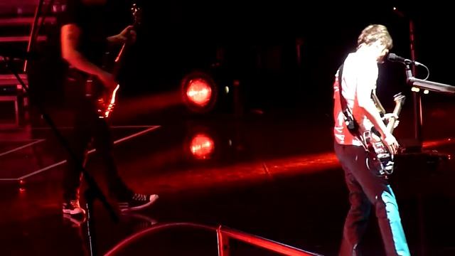 muse - unnatural selection - live at the O2, london, 13/11/2009 смотреть онлайн