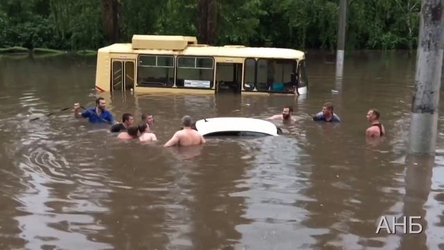 Липецк: Ливень 19 июня 2016 г. смотреть онлайн