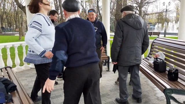 МАЛИНОВКИ ЗАСЛЫШАВ ГОЛОСОК!?/ТАНЦЫ В САДУ ШЕВЧЕНКО ХАРЬКОВ АПРЕЛЬ 2021 смотреть онлайн