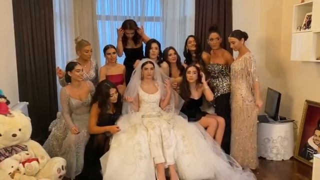 VLOG / СВАДЬБА близкой подруги! Сюрприз невестам. смотреть онлайн