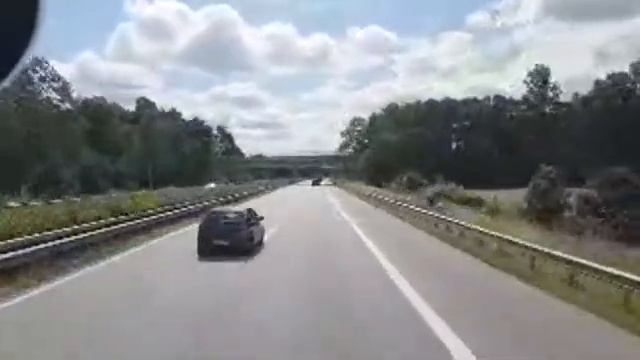 Среда подкралась незаметно, дальнобой DE. смотреть онлайн