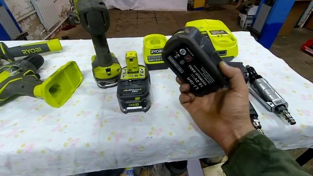 Обзор инструмента Ryobi!!! То чем пользуюсь каждый день! смотреть онлайн