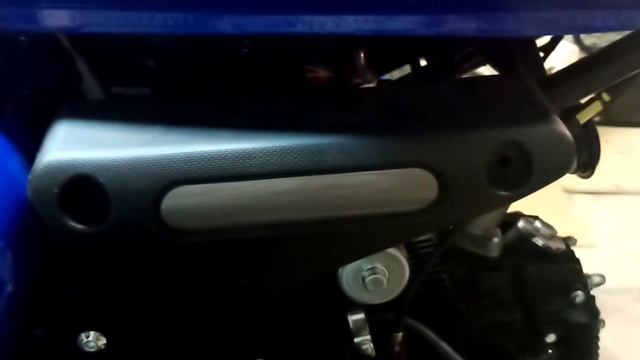 Мопед Colt крышка аккумулятора