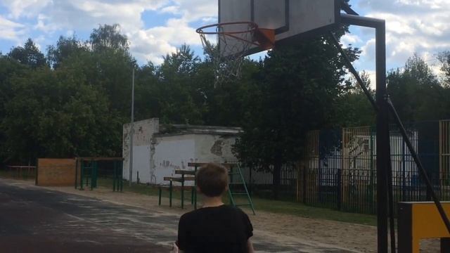 КАК СТАТЬ ПРОФЕССИОНАЛЬНЫМ БАСКЕТБОЛИСТОМ??? смотреть онлайн