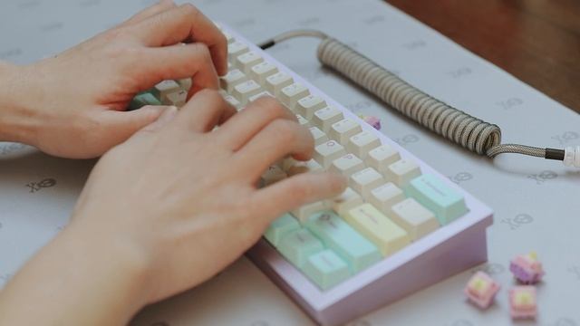 Banana Split Switches || Brutal60 || Pom Plate || ASMR Sound Test смотреть онлайн