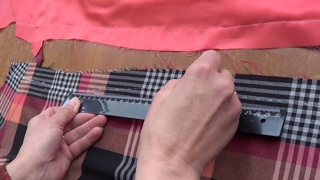 Разбираем первую примерку платья смотреть онлайн