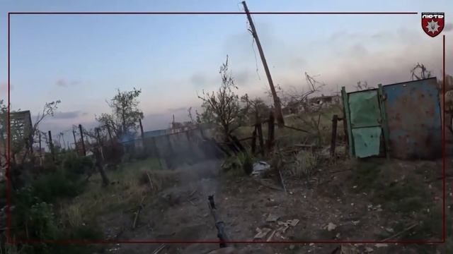 Зачистка зданий в селе Клещиевка на Бахмутском направлении. смотреть онлайн