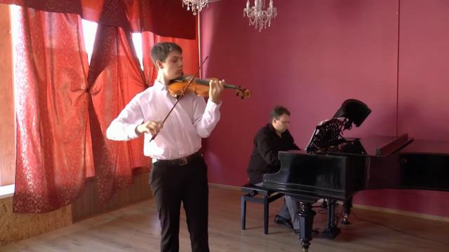 Плясов Илья 16 лет   П.Локателли Соната соль минор 1 2
