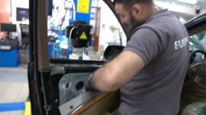 Как снять ?? обшивку двери и зеркало на Мерседес GL W164. Ремонт повторителя поворота