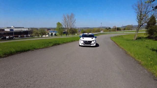 Test Rally 4 speciálů Renault Clio a Peugeot 208 смотреть онлайн