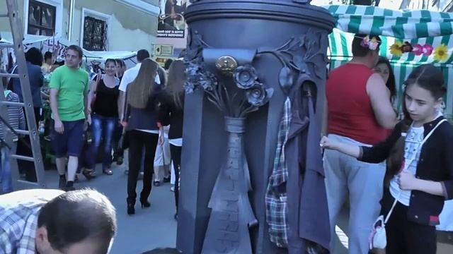 Франківську - 350. Кована брама коло Катедри смотреть онлайн