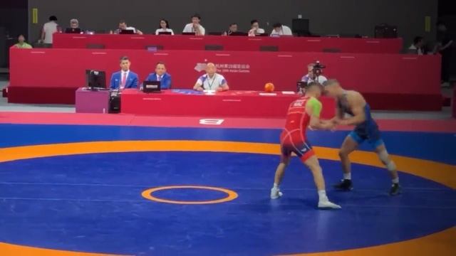 ЖАРЫМ ФИНАЛ: Акжол Махмудов (КР) - Азат Садыков (КАЗ) / Азия оюндары смотреть онлайн