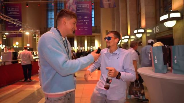 Wie wird man Darsteller? | Streetcomedy | TomSprm смотреть онлайн