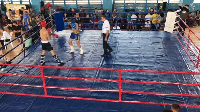 Кикбоксинг Кубок Донецкое области 21.09.2019 Зуев Д.(Курахово) Киверский Никита (синий)67 кг смотреть онлайн