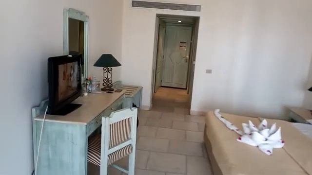 Стоит ли доплачивать за хороший номер ?  Обзор номеров I и II  линии отеля QUIN SHARM RESORT!