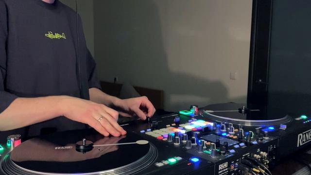 DJ ПЛАЩ | SCRATCHING смотреть онлайн
