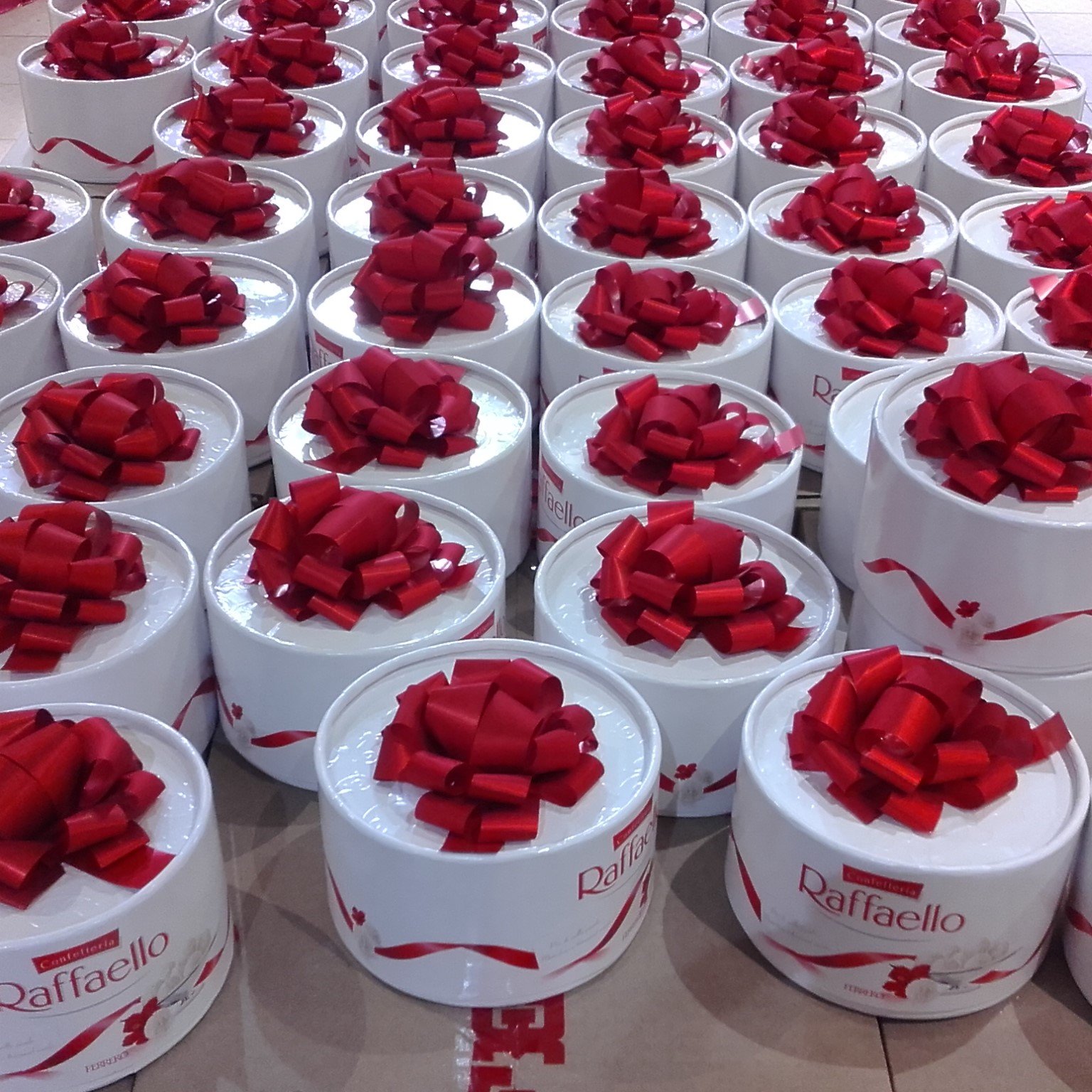 СЛАДКИЕ ПОДАРКИ К 8 МАРТА ИЗ МАГАЗИНА АШАН! смотреть онлайн