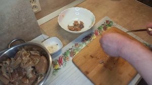 Очень вкусная закуска - Свиная шкурка. Быстро и дешево!