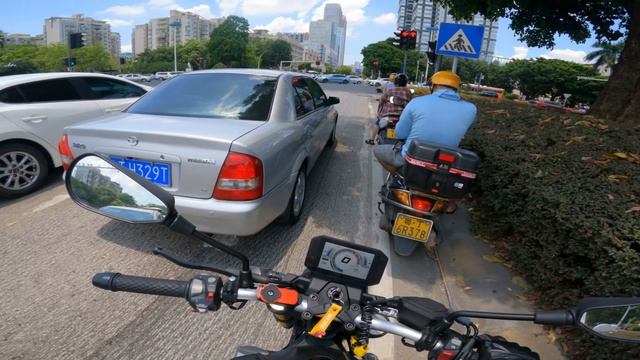 Voge 350 AC | causal ride | Raw sound смотреть онлайн