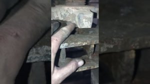 Как раскрутить Фитинг крепления контейнера