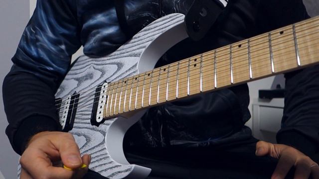 Fredguitarist не прав? Paul Gilbert не играет самым кончиком? смотреть онлайн