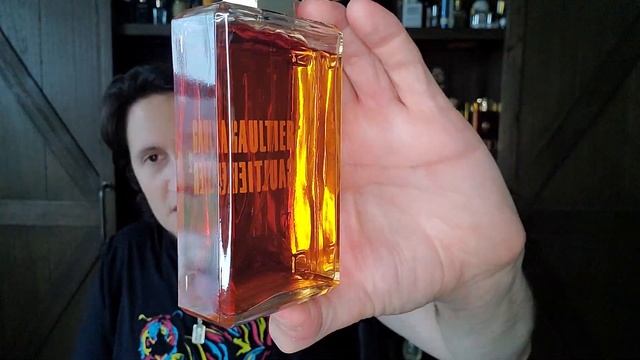 This Year in Perfume: Spotlight on the Year 2001 #2001 #perfume #vintageperfume #fragrance #cologne смотреть онлайн