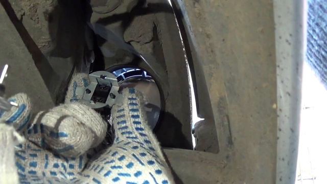 Opel Astra H универсал Замена лампы ближнего света (Опель Астра H) смотреть онлайн