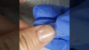 Как приклеить гелевые типсы самой себе.