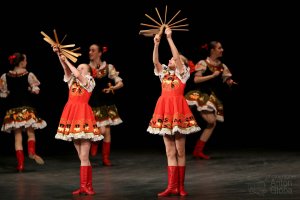 "Золотая хохлома", Ансамбль "Школьные годы". "Golden Khokhloma", Ensemble "School Years". 4К