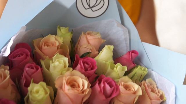 Букет из 25 роз нежный микс (Кения) 40 см Standart смотреть онлайн