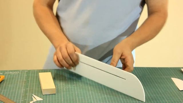 Изготовление простейшей модели метательного планера из пенопласта урок 1. смотреть онлайн