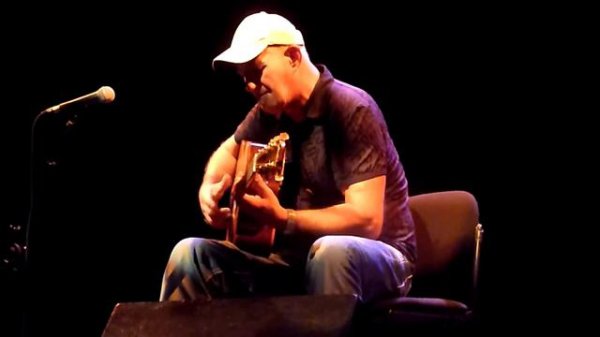 Jan Akkerman, met Hocus Pocus (acoustisch) @ Valvalderie