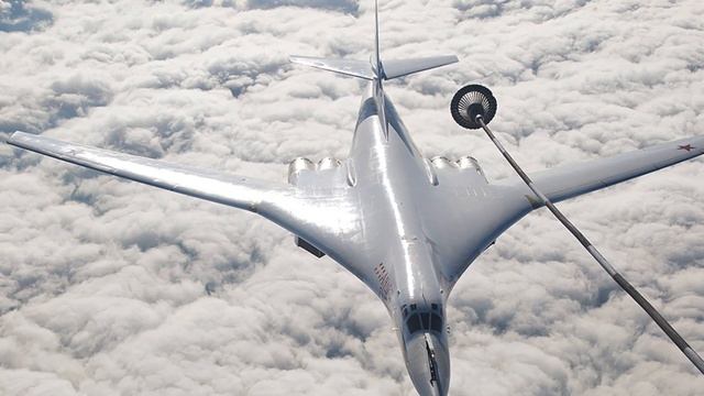 Птица низкого полета.В чем американский бомбардировщик B-1B Lancer уступает стратегу Ту-160 смотреть онлайн