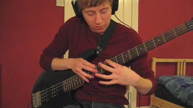 Tapping on a Piccolo Bass ('Rapture') смотреть онлайн