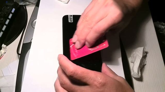 Клеим защитную плёнку на смартфон смотреть онлайн