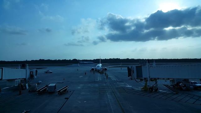 Delta Air Lines 737-800 Pushback at Cancun International Airport (CUN) смотреть онлайн