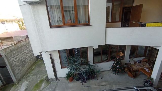 Адлер. Центр. До пляжа 10 мин пешком. Два дома. 700м2 16 квартир. Продаю 75 ?89884182484 смотреть онлайн